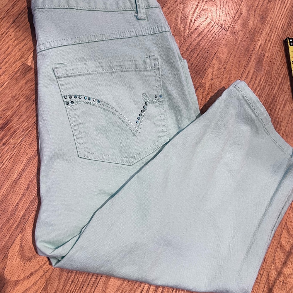Ladies Size 6 "Kim Rogers" Mint Green Jeans Jewel Back Pockets GUC ❤️